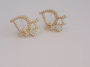 "Di" Pearl Earrings