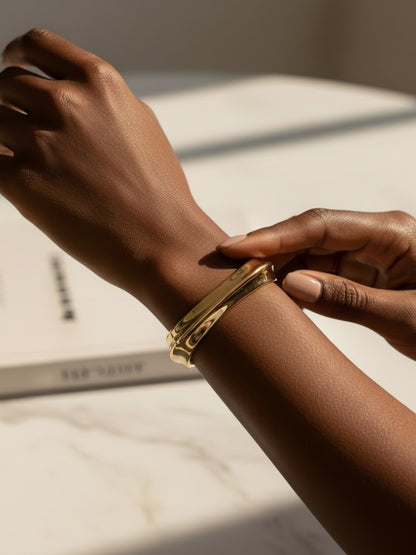 Pulsera de oro unida