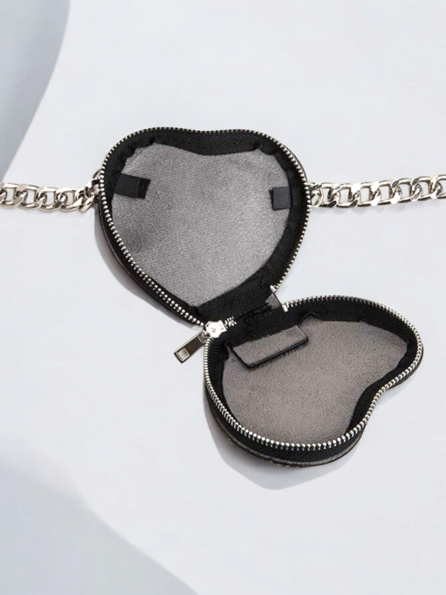 Heartstopper Belt Chain Bag